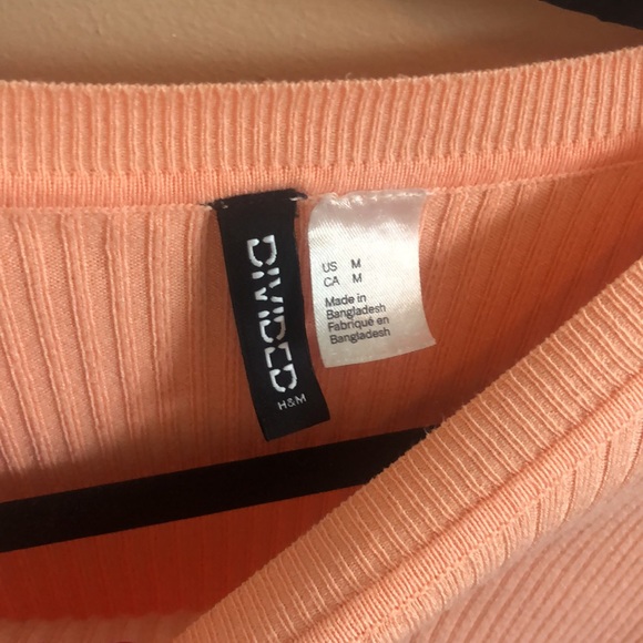 H&M Short Sleeve Ribbed Top Size Medium - Picture 3 of 3